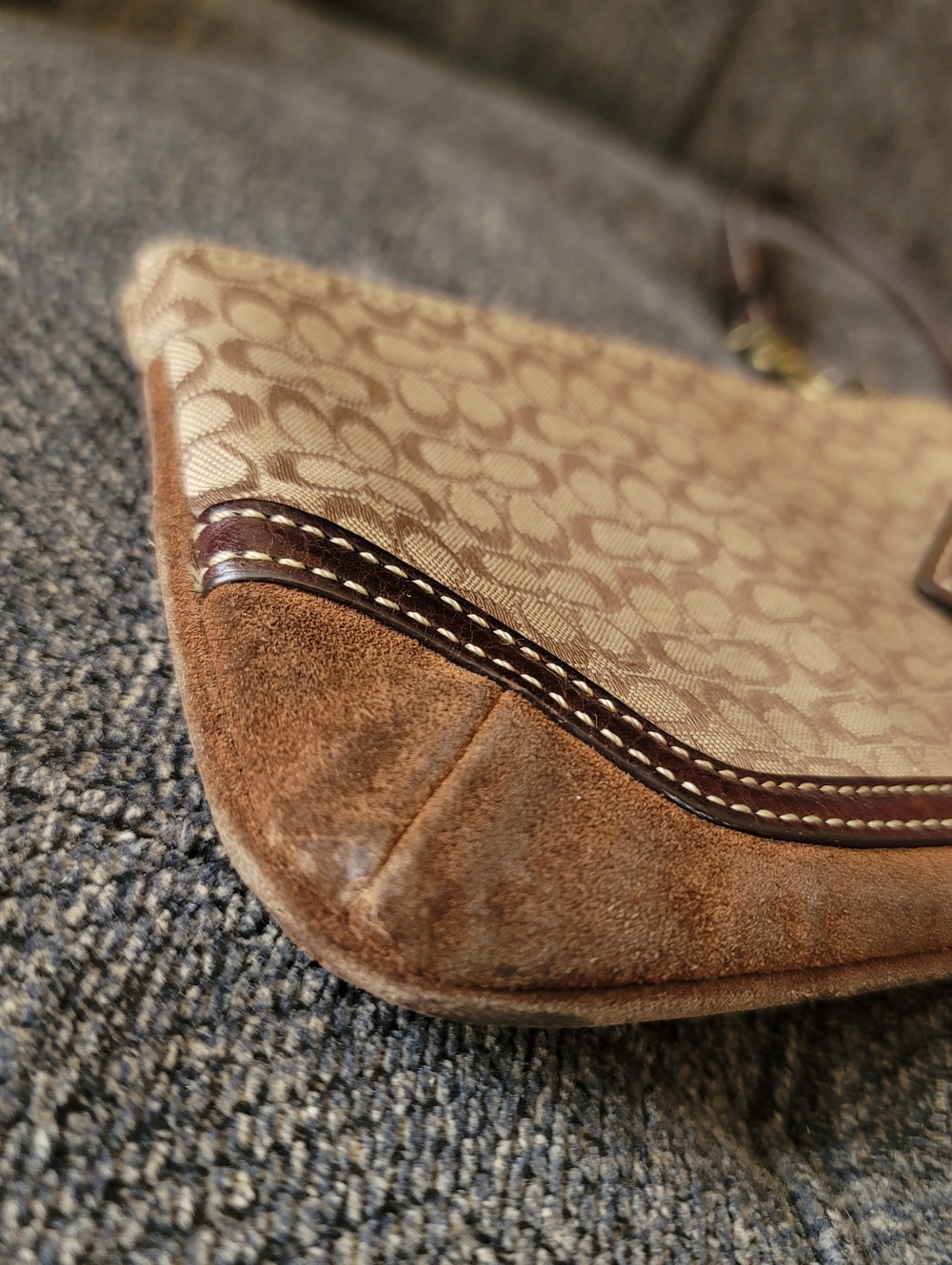 VINTAGE COACH Leather Trim Signature Jacquard Wristlet - Picture 7 of 8